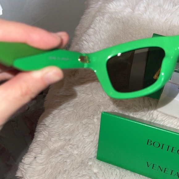 BOTTEGA Green Sunglasses NWT unboxed but will come with box too - Picture 6 of 9